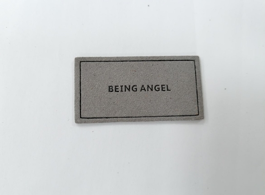 Naait het Microfiber In reliëf gemaakte Etiket van het Embleempu Leer op Kleding aanpast Ontwerp