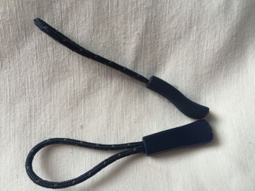 De levendige Trekker van de Ontwerp Duurzame Rubberritssluiting voor Kleren Om het even welke Beschikbare Grootte