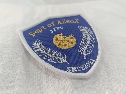 Gepersonaliseerd uitstekend logo ontwerp volledig geborduurd op stof patches voor kleding