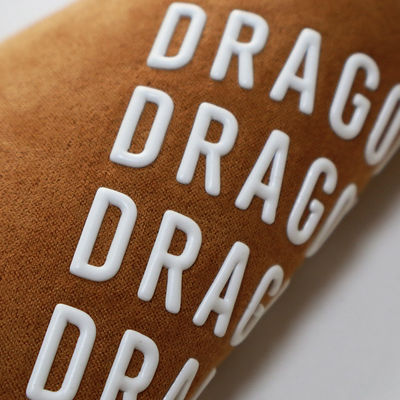 Custom Design Letters High Frequency Embossed Brand Label 3D TPU Logo Warmtetransfer IJzer op etiketten voor kleding