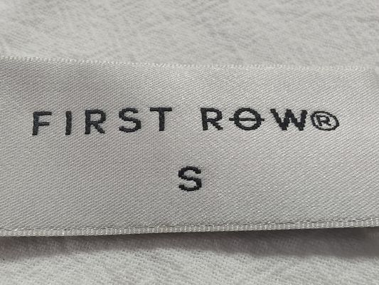 Aangepaste Wasbare Geweven Stoffen Labels Nek Naai Tags Lasergesneden Rand Zachte Patches Voor Tassen Kleding