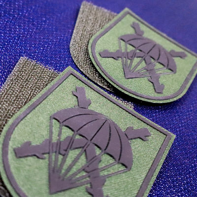 Kledingstukken patches zeefdruk labels klittenband siliconen op patches voor jassen