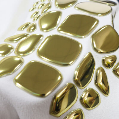 Fabriek Custom Metallic Gold TPU Heat Transfer Label - Onregelmatig gevormde embleem voor luxe kleding & mode kleding