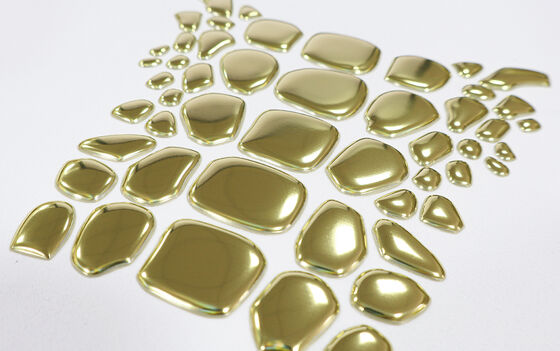 Fabriek Custom Metallic Gold TPU Heat Transfer Label - Onregelmatig gevormde embleem voor luxe kleding & mode kleding