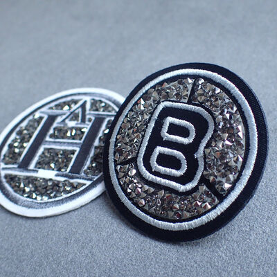 Geborduurde dienst Custom kleding badge label 100% machine geborduurde pleisters en warmte overdracht badges met