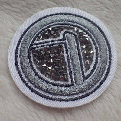 Geborduurde dienst Custom kleding badge label 100% machine geborduurde pleisters en warmte overdracht badges met