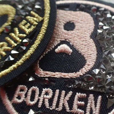 Geborduurde dienst Custom kleding badge label 100% machine geborduurde pleisters en warmte overdracht badges met