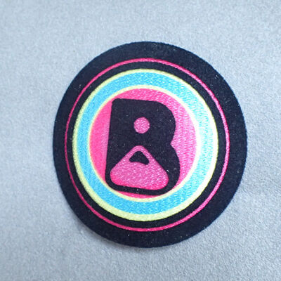 Geborduurde dienst Custom kleding badge label 100% machine geborduurde pleisters en warmte overdracht badges met