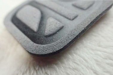 Grijs Zacht Milieuvriendelijk Microfiber-Etiket, de Hoge Frequentieembleem van Costom voor Kleding