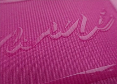 Het glanzende Transparante Etiket van de het Schermdruk van het Siliciumembleem in Coloful-het Lint van de Polyesterdraad