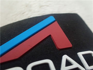 Dubbel - 3D Rubber het Embleemflarden Zachte Zwarte Geplante Microfiber van het Kleurensilicone