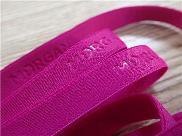 De roze Zachte 3D Manier van de Elastiekje Hoge Frequentie of Embleem op Singelband voor Ondergoed