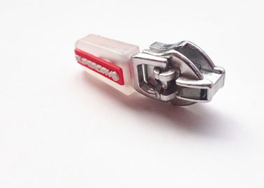 OEM Injectie of Plastic Ritssluitingstrekker met 3D Effect van Kleren en Zakken
