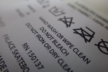 De vlakke Scherpe Etiketten van de de Druk Nylon Zorg van het Douanescherm voor Zakken, Handdoeken