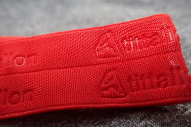Rood In reliëf gemaakt Sportkledingsgeweven band