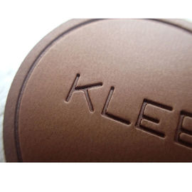 Het Etiket van het het Flardleer van douanelogo soft debossed foldable Pu voor de Jeans van Kledingshandtassen