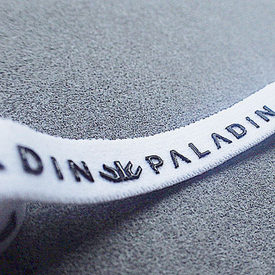 1cm van het het Koordkoord van de Breedtepolyester het Zachte Elastische Silicone Logo For Garment