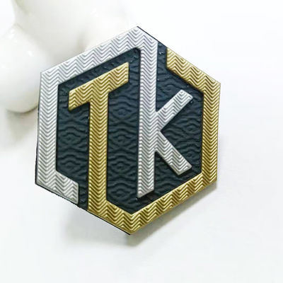 De douane In reliëf gemaakte van de de T-shirthitte van het Naamembleem Etiketten van de Overdrachttpu voor Kledingstuk