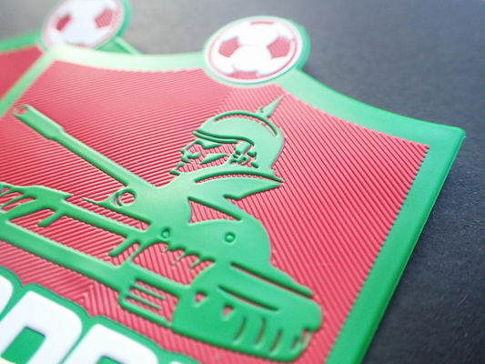 3D het Embleemtpu In reliëf gemaakte Flarden van Voetbalsporten voor Openluchtkleren