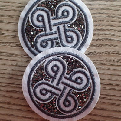 Imitatiediamond custom embroidered patches with-Manierontwerp