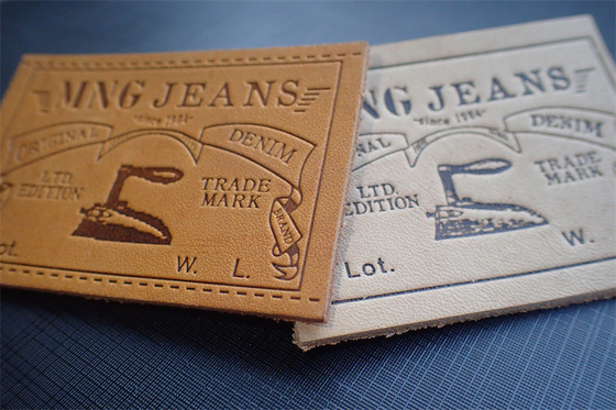 Het Leerflard Etiketten In reliëf gemaakt Logo For Uniform van Eco Vriendschappelijk Jeans