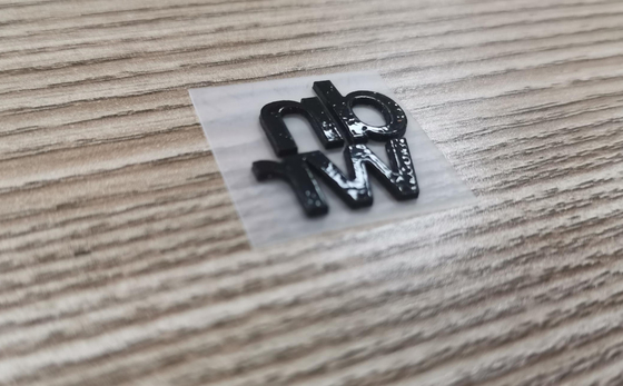 De Overdracht van de kledingshitte etiketteert 3D Siliconedruk met Pantone-Kleur