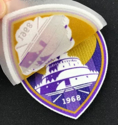 Gepersonaliseerd afdrukken Custom Football Team Club Logo 3D Flock Heat Transfer Label