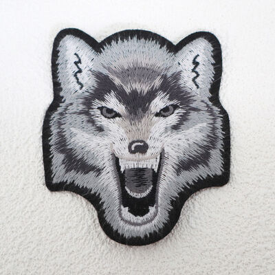 Op maat gemaakte geborduurde wolfkopplaat   Iron-On/Sew-On Animal Patch voor kleding en accessoires