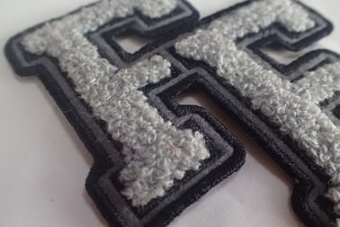 100% de handdoek naait de Geborduurde Flarden van Chenille Douane