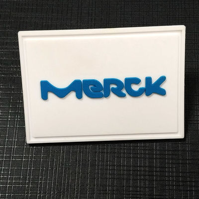 3D Gepersonaliseerd Logo Sewing Printed Applique Patches etiketteert In reliëf gemaakte Siliconekentekens
