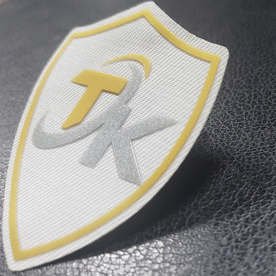 De in reliëf gemaakte van de de Hitteoverdracht van het Sticker 3D TPU Silicone Zachte T-shirt van het Etiketlogo iron on