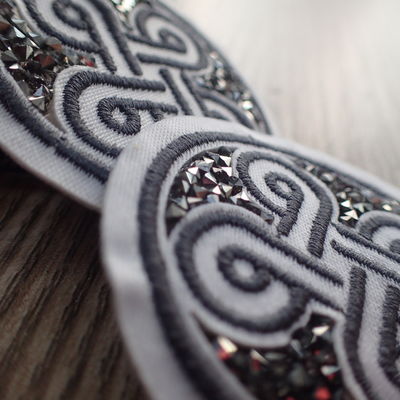 Imitatiediamond custom embroidered patches with-Manierontwerp